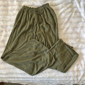 American Eagle Wide Legged Bag Pants